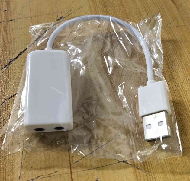Adaptador de audio USB con puertos de auriculares y micrófono de 3,5 mm
